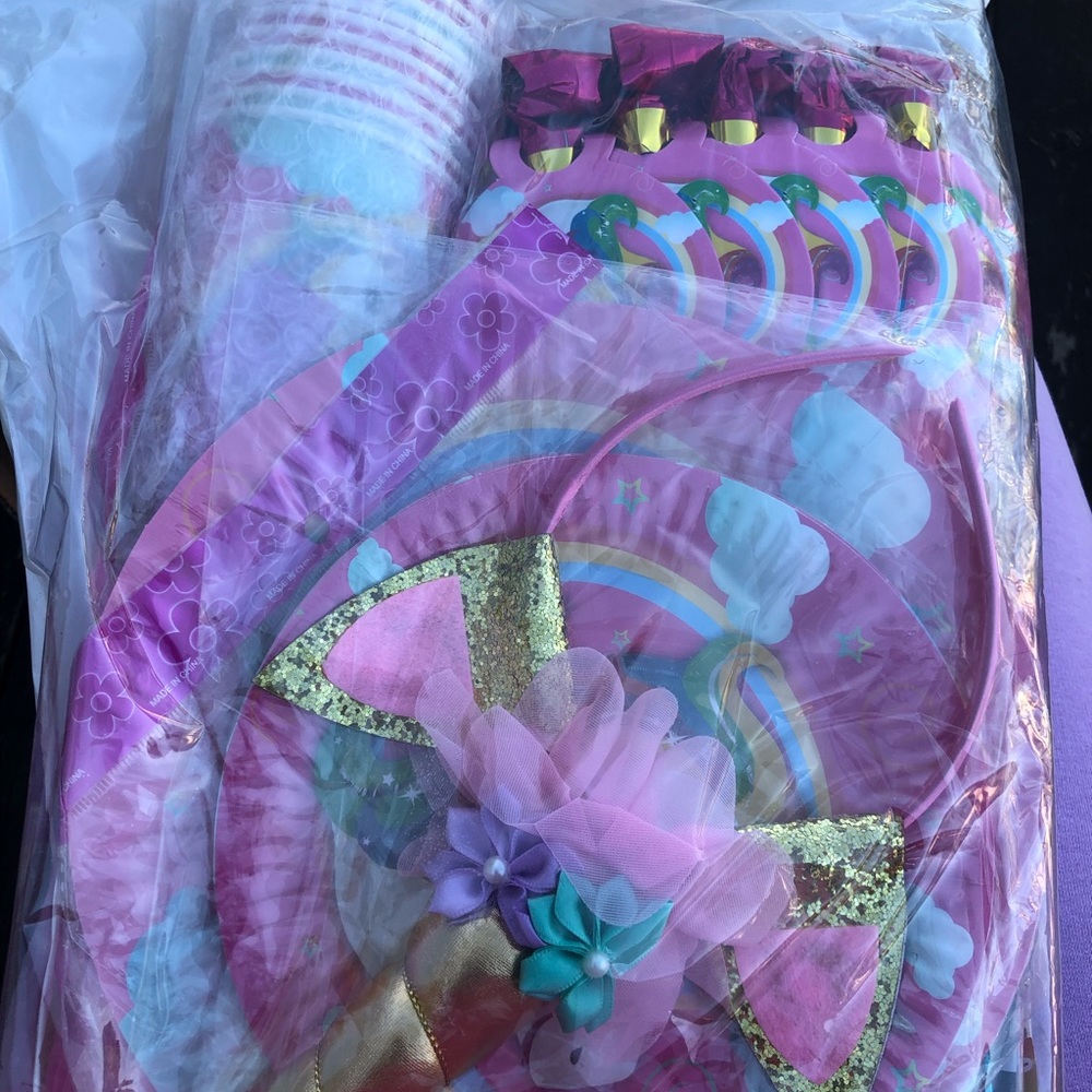 Sold!! unicorn birthday party